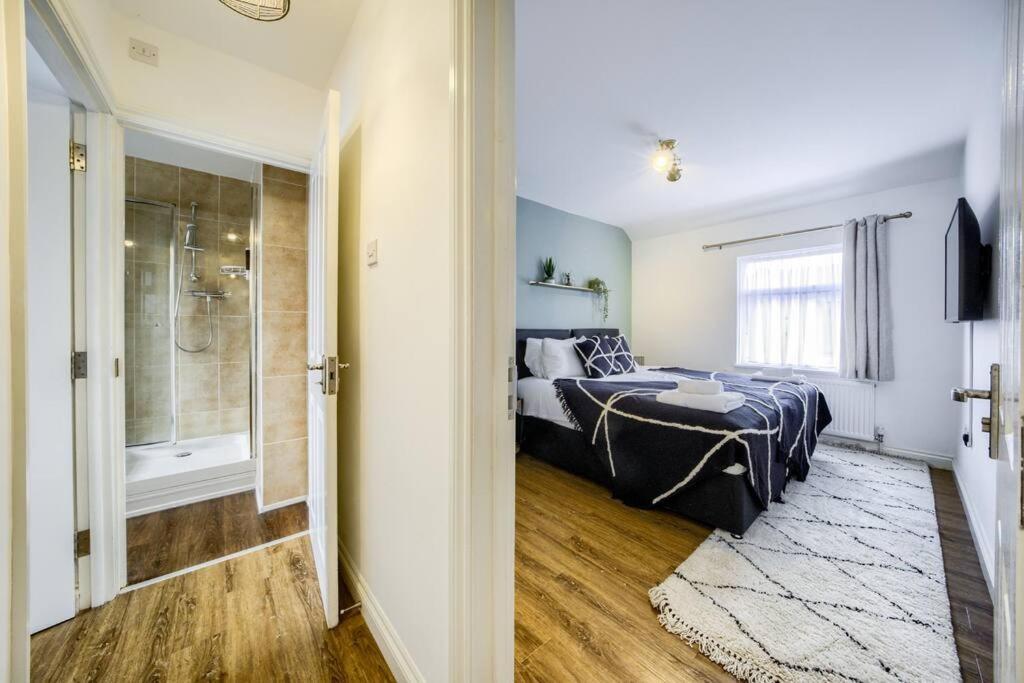Low Rate For A 4-Bedroom House In Coventry With Free Unlimited Wi-Fi 2 Car Parking 53 Qmc Екстериор снимка